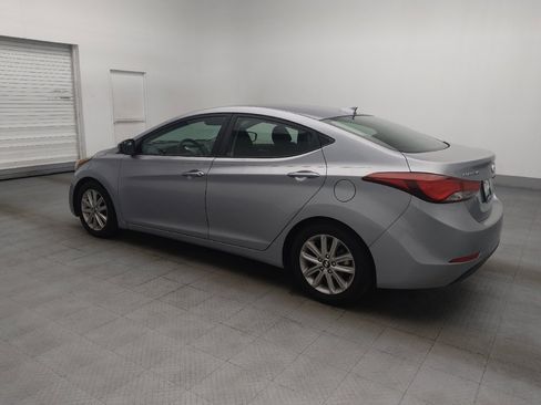 Used 2016 Hyundai Elantra SE w/ Option Group 02 FWD image 3