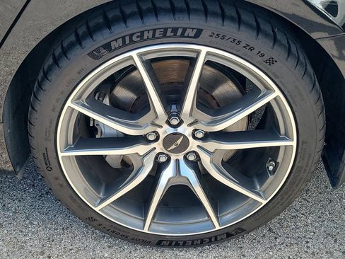 Certified 2025 Genesis G70 2.5T RWD image 8