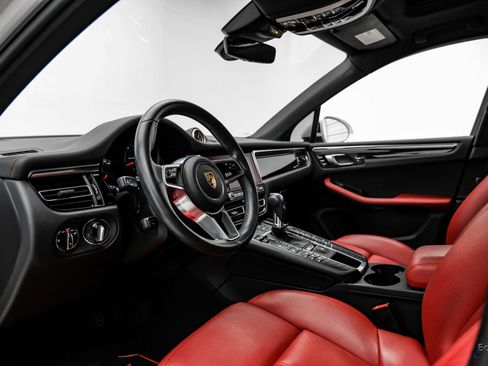 Used 2021 Porsche Macan AWD/4WD image 33