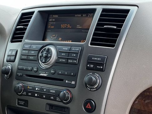 Used 2011 Nissan Armada Platinum image 27