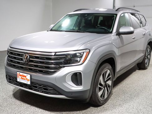 Used 2024 Volkswagen Atlas SE AWD/4WD image 33