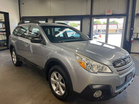 Used 2014 Subaru Outback 2.5i AWD/4WD image 14