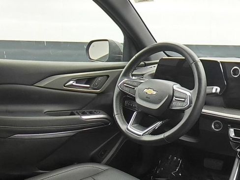 Used 2025 Chevrolet Traverse LT AWD/4WD image 22