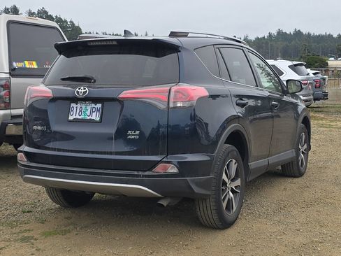 Used 2017 Toyota RAV4 XLE w/ All Weather Liner Package AWD/4WD image 5