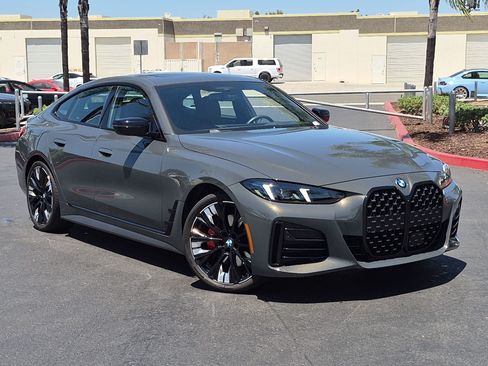 Used 2026 BMW 430i w/ M Sport Package RWD image 2