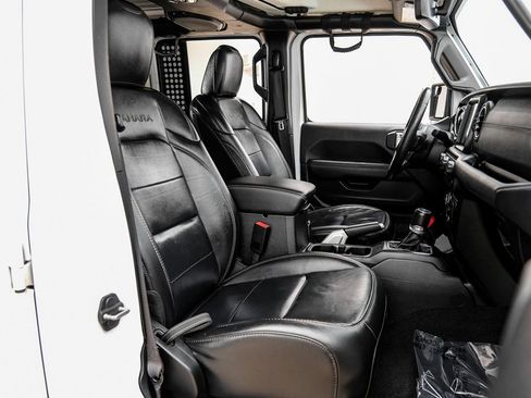 Used 2020 Jeep Wrangler Unlimited Sahara AWD/4WD image 38