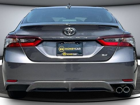 Used 2023 Toyota Camry SE FWD image 5