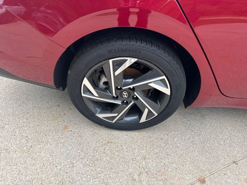 Certified 2025 Hyundai Elantra Sport FWD image 17