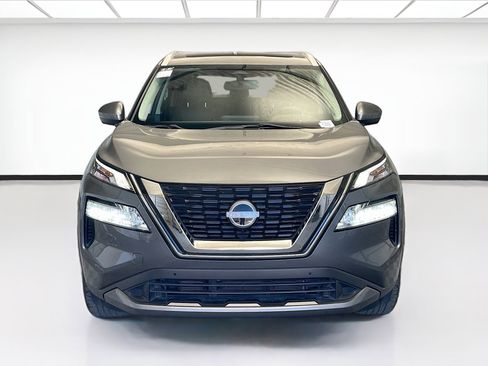 Used 2023 Nissan Rogue SL w/ SL Premium Package image 2