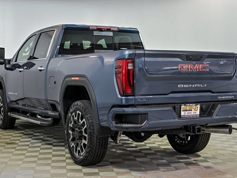 New 2026 GMC Sierra 2500 Denali w/ Denali Reserve Package AWD/4WD image 4