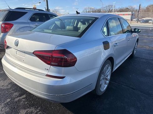 Used 2017 Volkswagen Passat 1.8T SEL Premium image 20
