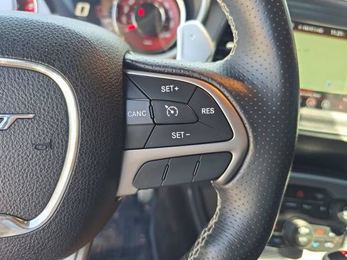 Used 2017 Dodge Challenger SRT Hellcat RWD image 23