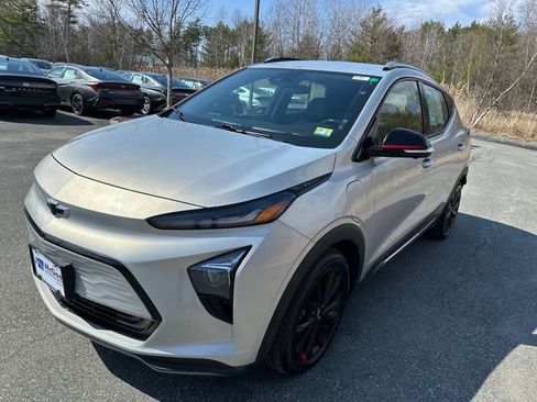 Used 2023 Chevrolet Bolt EUV Premier w/ Redline Edition FWD image 1