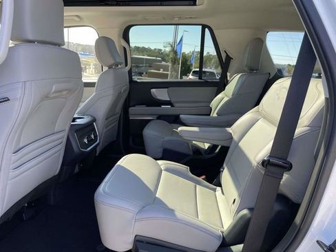 Certified 2025 Ford Expedition Active image 13