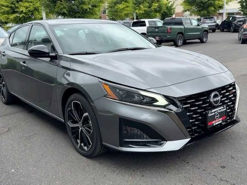 New 2025 Nissan Altima 2.5 SR image 5