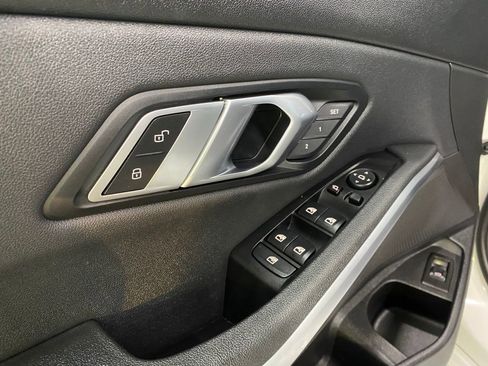 Used 2020 BMW 330i xDrive Sedan w/ Driving Assistance Package image 31