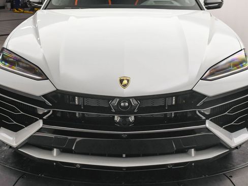 Used 2025 Lamborghini Urus SE image 29