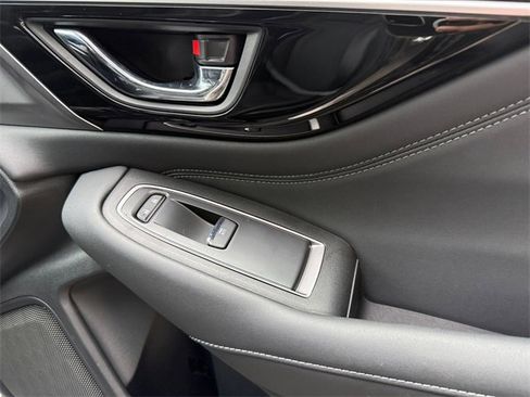 Used 2023 Subaru Outback Limited image 17