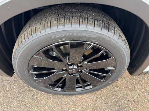 New 2026 Mitsubishi Outlander LE FWD image 38