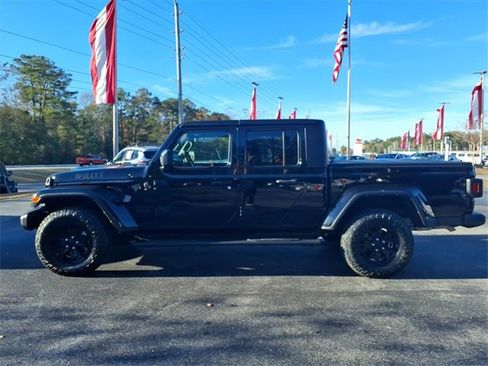Used 2023 Jeep Gladiator Willys image 3