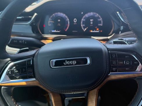 Used 2023 Jeep Grand Cherokee L Summit AWD/4WD image 22