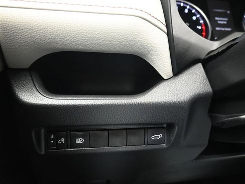 Used 2021 Toyota RAV4 XLE image 24