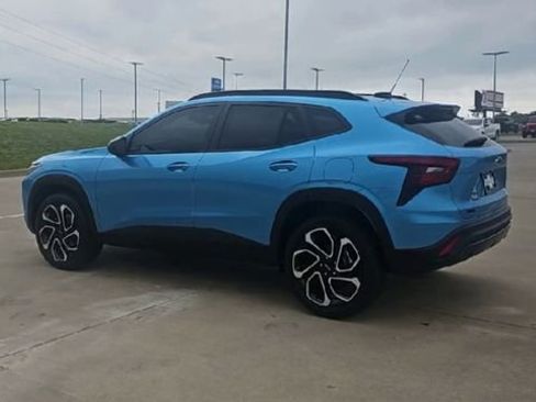 New 2026 Chevrolet Trax RS w/ Sunroof Package FWD image 6