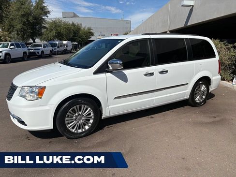 Used 2015 Chrysler Town & Country Touring-L w/ Driver Convenience Group FWD image 1