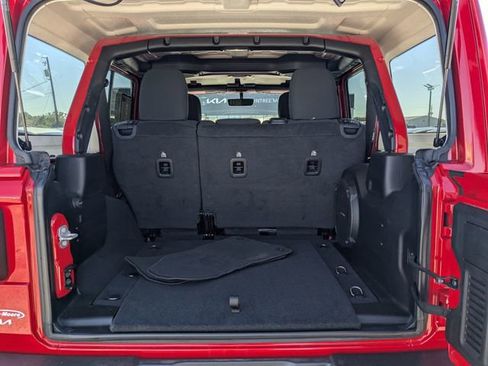 Used 2022 Jeep Wrangler Unlimited Sahara image 11