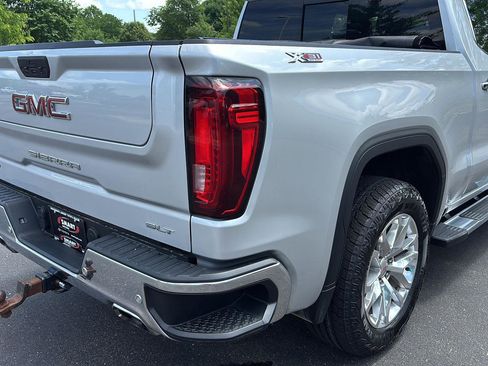 Used 2022 GMC Sierra 1500 SLT w/ SLT Premium Plus Package AWD/4WD image 19