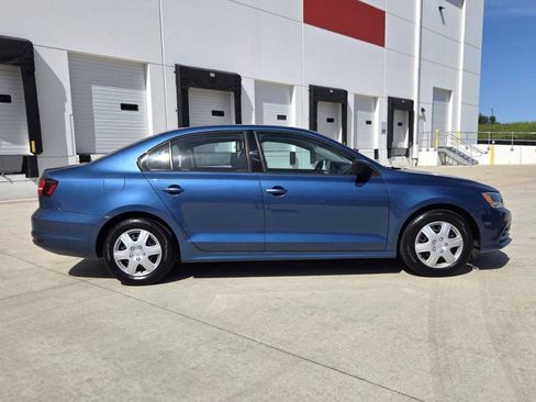 Used 2016 Volkswagen Jetta S FWD image 4