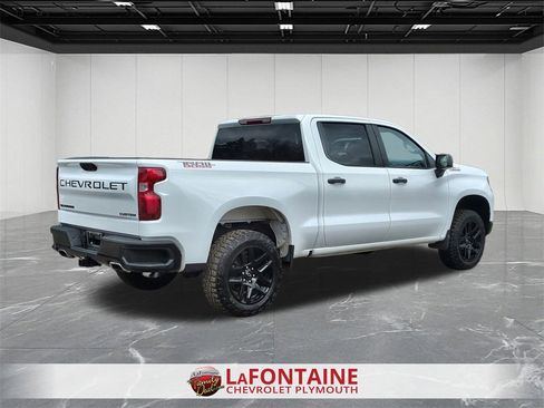 Certified 2022 Chevrolet Silverado 1500 Custom Trail Boss w/ LPO, Dark Essentials Package image 8