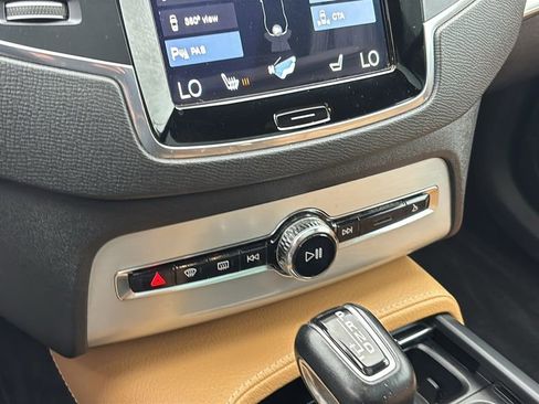 Used 2017 Volvo XC90 T6 Momentum w/ Vision Package AWD/4WD image 20