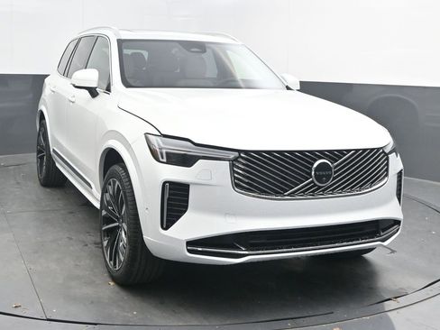 New 2026 Volvo XC90 B6 Plus image 2
