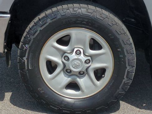Used 2018 Toyota Tundra SR5 AWD/4WD image 39