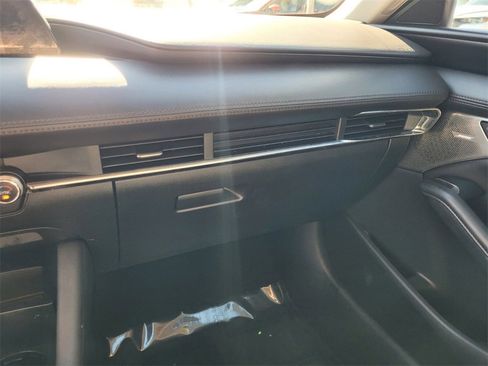 Used 2019 MAZDA MAZDA3 Sedan w/ Preferred Package image 27