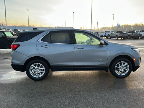 Used 2024 Chevrolet Equinox LT image 11