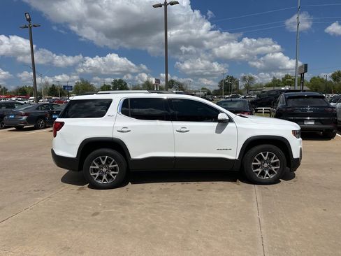 Used 2023 GMC Acadia SLT image 4