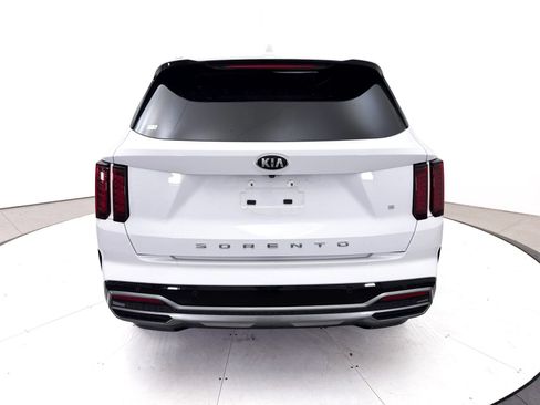 Used 2021 Kia Sorento S FWD image 16