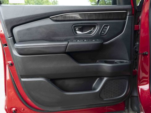 Used 2024 Honda Pilot Elite image 37