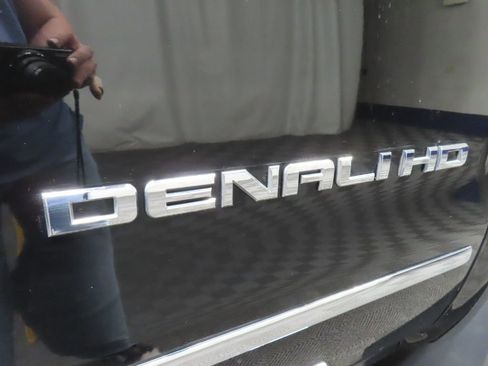 Used 2015 GMC Sierra 2500 Denali w/ Duramax Plus Package AWD/4WD image 45