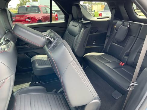 Used 2026 Ford Explorer ST-Line w/ ST-Line Street Pack RWD image 29