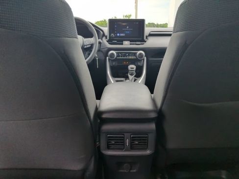Used 2024 Toyota RAV4 LE FWD image 31