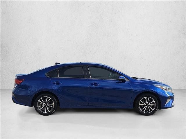 Used 2022 Kia Forte LXS w/ LXS Technology Package FWD image 4