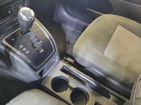 Used 2017 Jeep Patriot Latitude FWD image 26