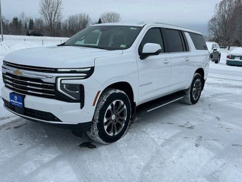 New 2026 Chevrolet Suburban LT w/ Comfort Package image 8