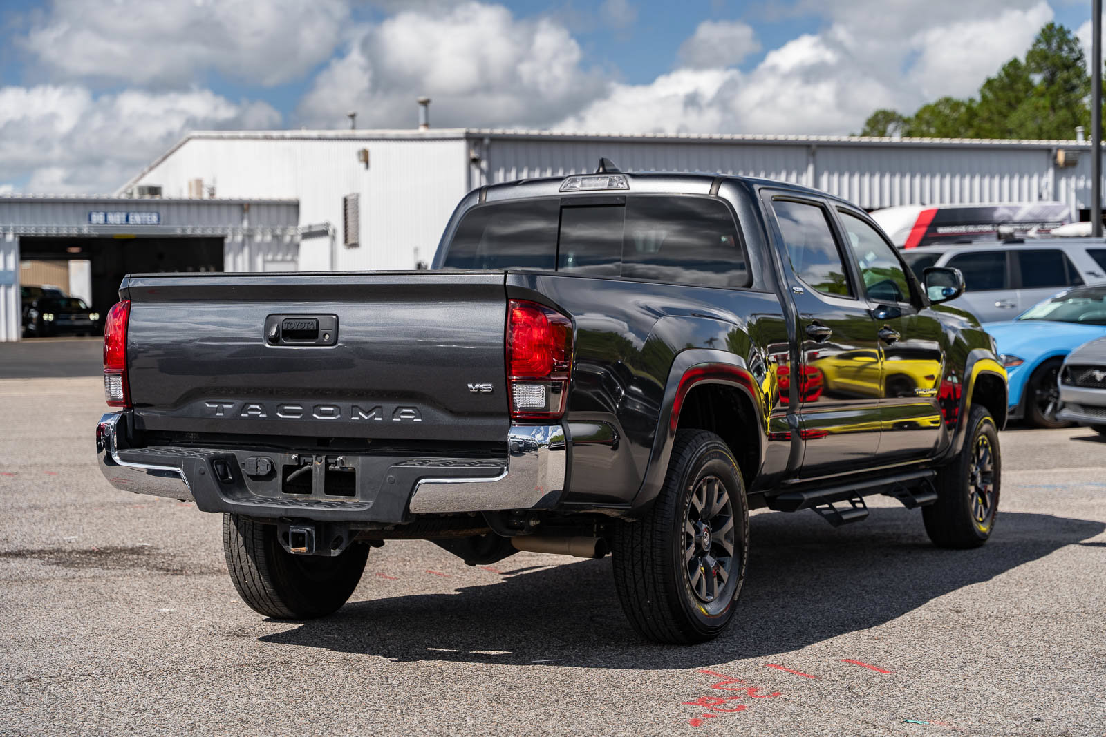 Used 2023 Toyota Tacoma SR5 RWD image 7