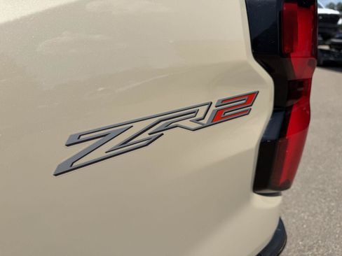 Used 2023 Chevrolet Colorado ZR2 w/ ZR2 Convenience Package III AWD/4WD image 25
