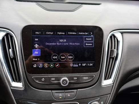 Used 2024 Chevrolet Malibu LT image 32