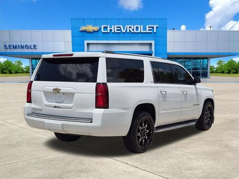 Used 2015 Chevrolet Suburban LTZ RWD image 4